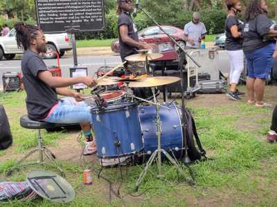 Musicians Perform In The Median of Monument Avenue