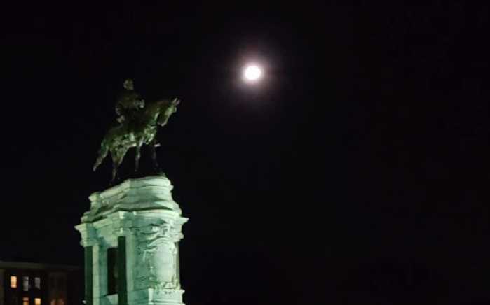 Robert E. Lee Statue